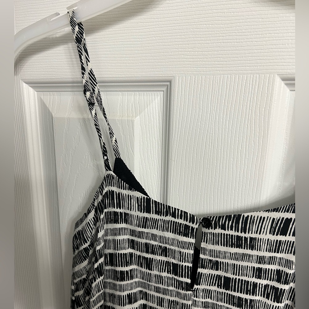 ✨ Old Navy Two Pattern Short Romper - Picture 3 of 3